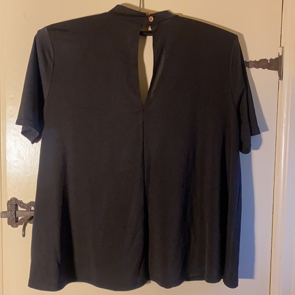 Bundle30 - Black V-Cut with Neck Collar - Picture 2 of 2